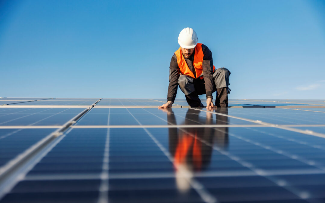 Quels sont les avantages d’installer des panneaux solaires pour une entreprise ? 